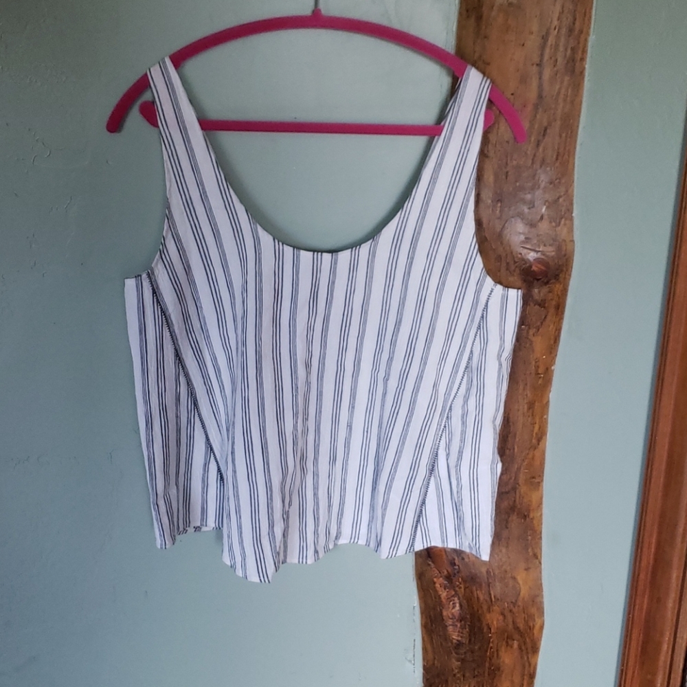 Rag and Bone valley tank size med